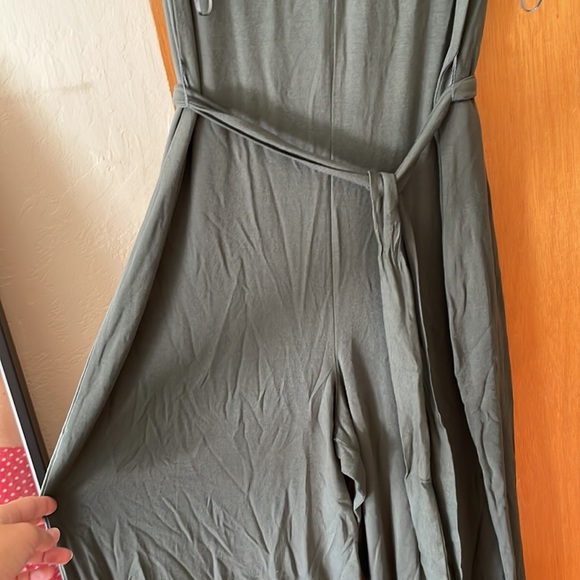 NWT Gap stretch jumpsuit - Picture 3 of 7